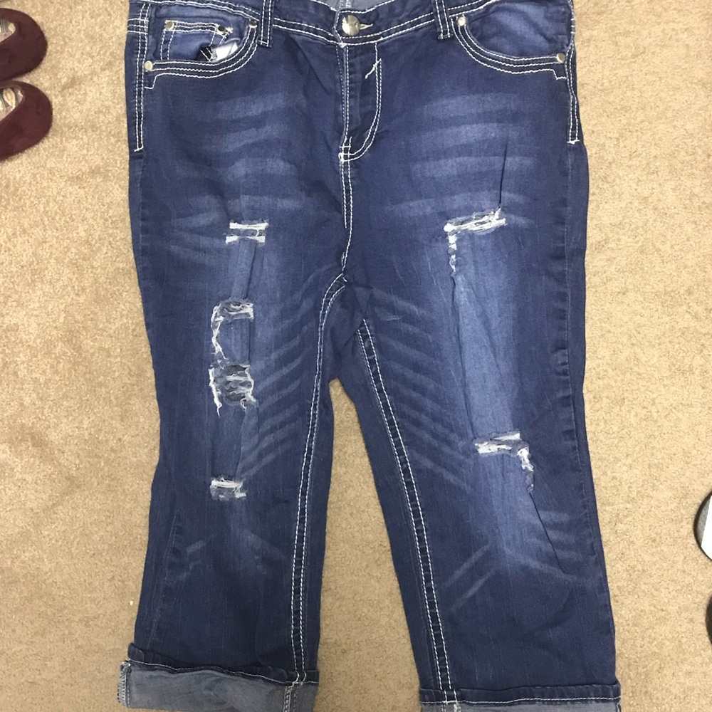 Destructive capris